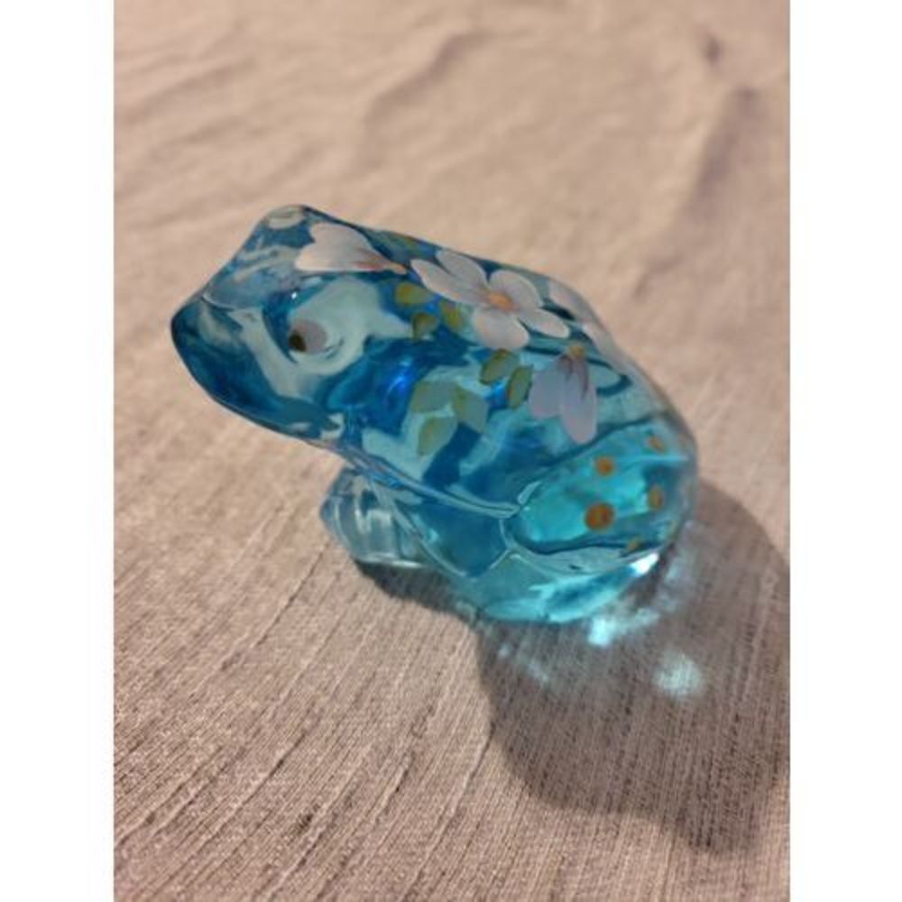 VINTAGE FENTON FROG BLUE GLASS HAND PAINTED FLOWERS Artist Signed D. Wright